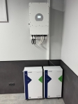 Dwie baterie DiPower połączone równolegle – zdjęcie z instalacji